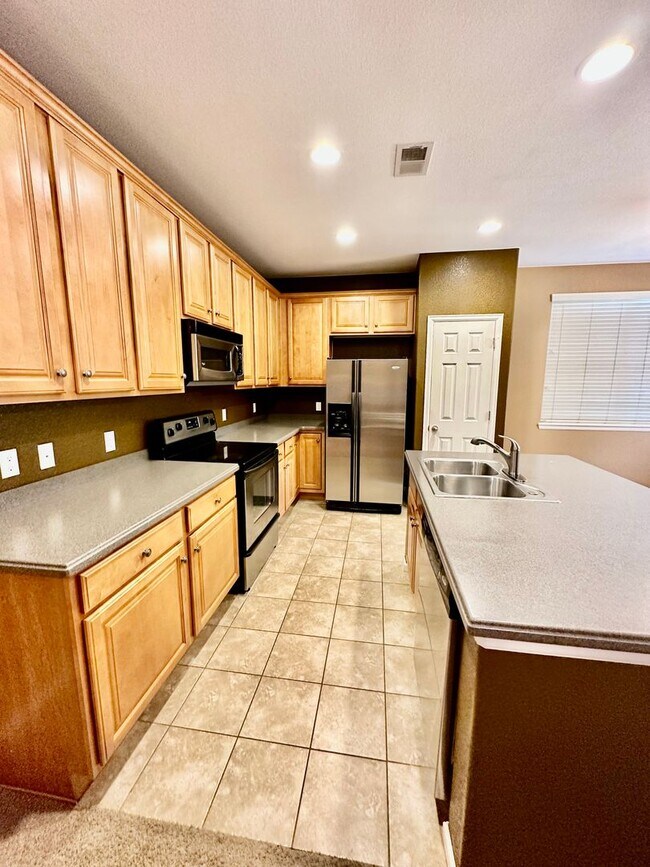 Foto del edificio - Introducing Your Dream Condo: Luxurious 2 ...