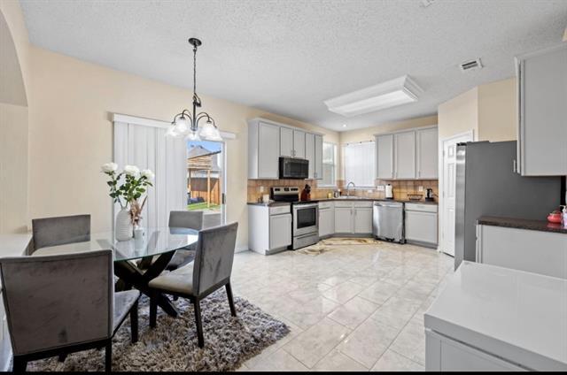 Foto del edificio - 4524 Lodestone Ln