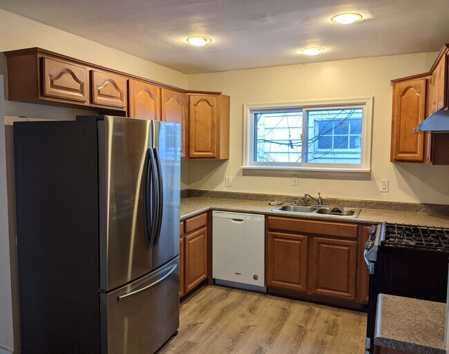Cocina - 530 E Maplehurst St