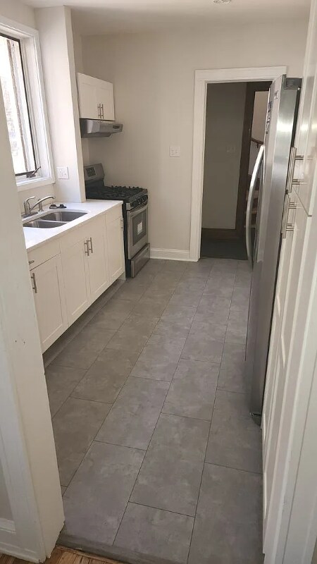 Foto del edificio - 2608 E Newport Ave