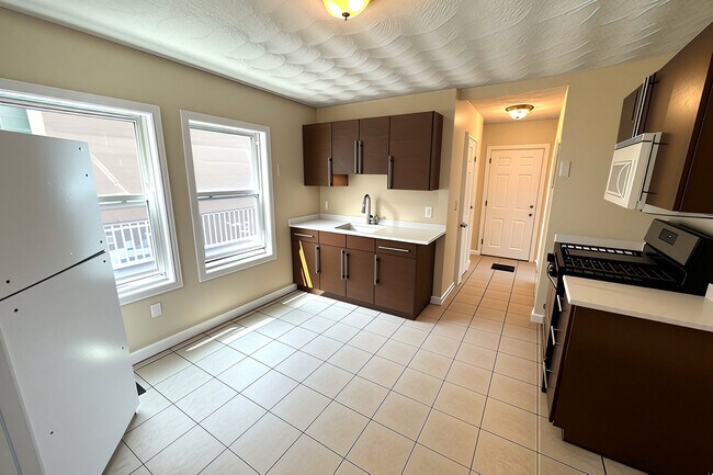 Foto del edificio - 1096 N Shore Rd
