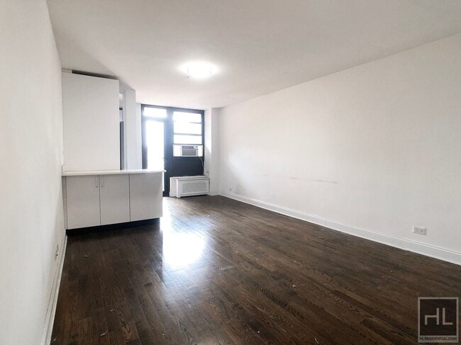 Building Photo - EAST 35 STREET