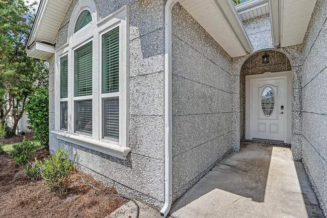 Building Photo - 3/2 in Laurel Island!