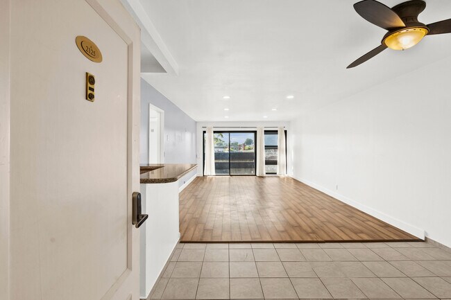 Foto del edificio - 7765 W 91st St