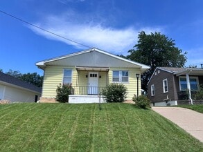 Building Photo - 1617 Cherry St