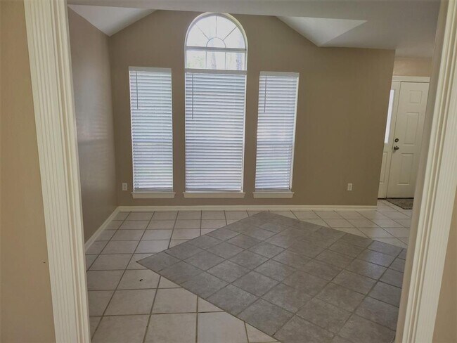 Building Photo - 67 Laughing Brook Ct