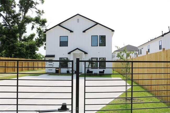 Foto del edificio - 5204 Gold St