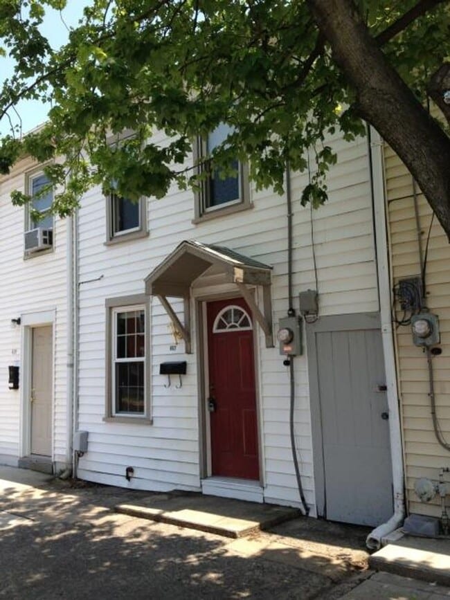 Building Photo - 457 N Pitt St