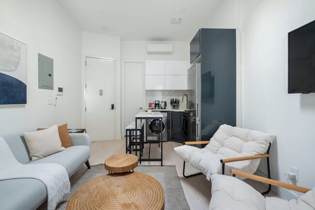 Foto del edificio - 317 E 78th St