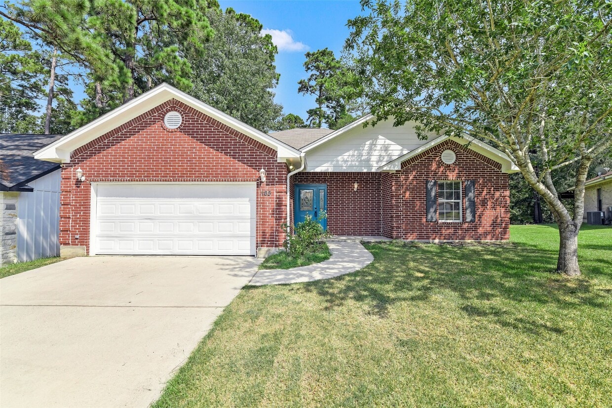 Primary Photo - 165 Magnolia Bend