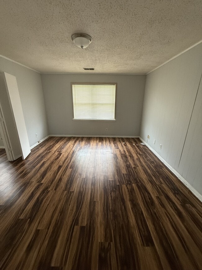 Foto del edificio - 8204 Willowbrook Cir SE