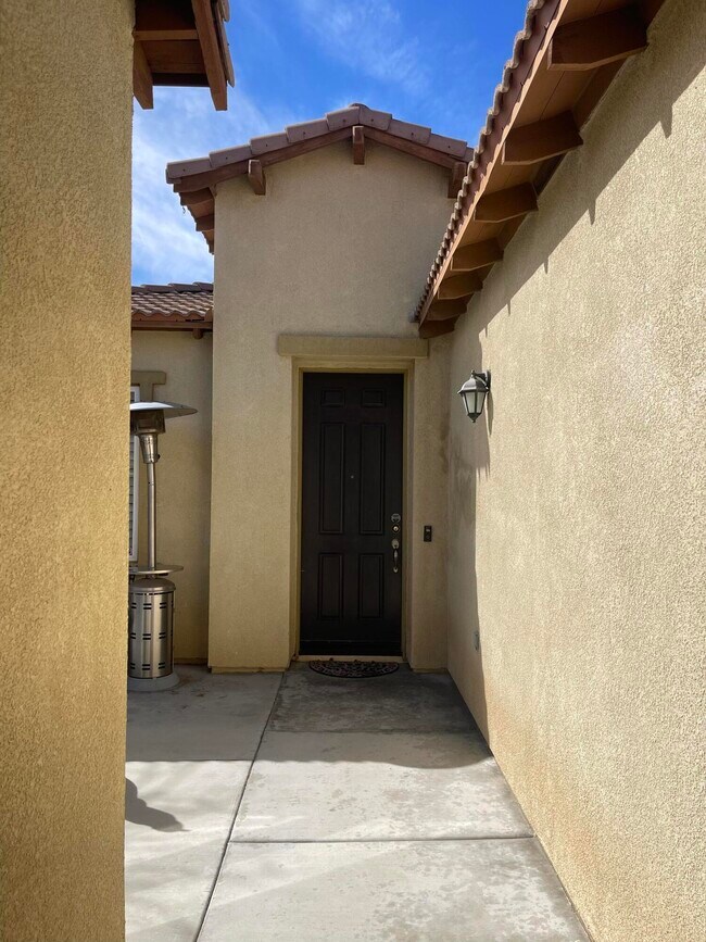 Building Photo - 62475 S Starcross Dr