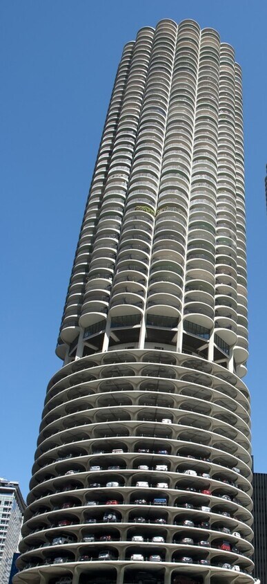 Primary Photo - 300 N State St