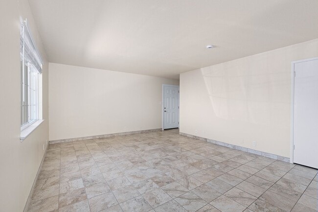 Foto del edificio - 1518-1522 Trower Ave