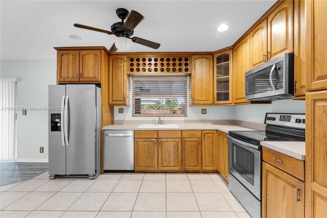 Building Photo - 7621 SW 146th Ave