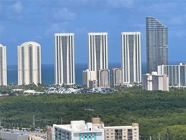 Foto del edificio - 16001 Collins Ave