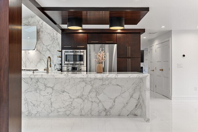 Building Photo - 4 Hadley Rd