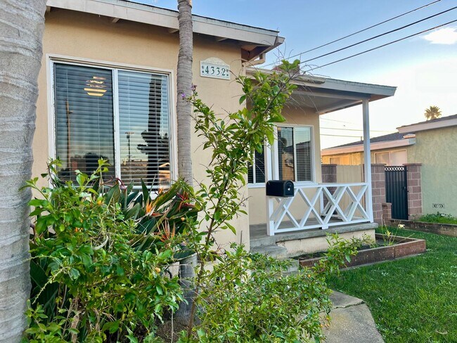 Foto del edificio - 3 BEDROOM/1 BATH HOUSE IN SOUTHWOOD RIVIERA TORRANCE