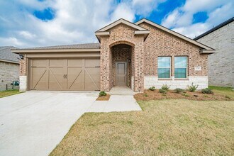 Building Photo - 2139 Thornton Dr