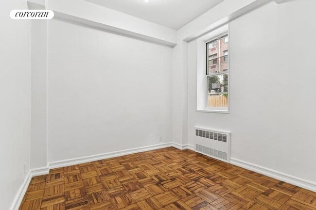Building Photo - 401 W 56th St