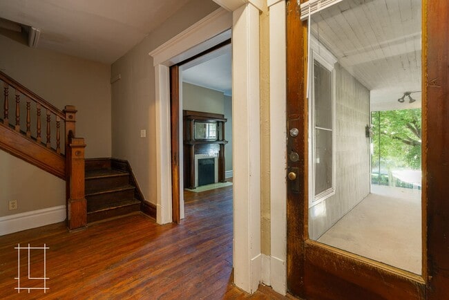Building Photo - 860-862-862 Dennison Ave