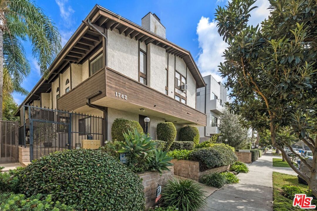 Foto principal - 1742 Stoner Ave