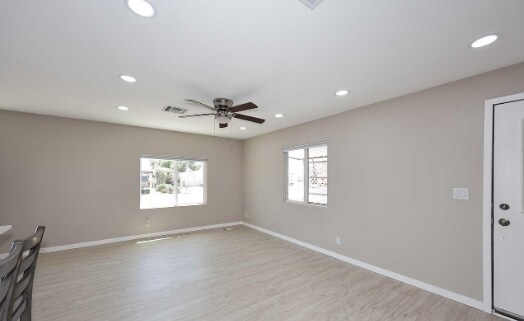 Foto del edificio - 9111 E Olive Ln N