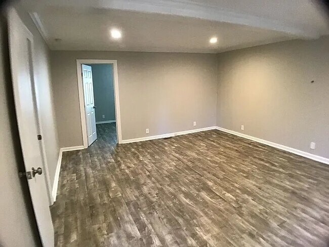 Building Photo - 121 Victory Hill
