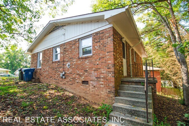 Building Photo - 3 br, 1 bath House - 302 Normandy Street