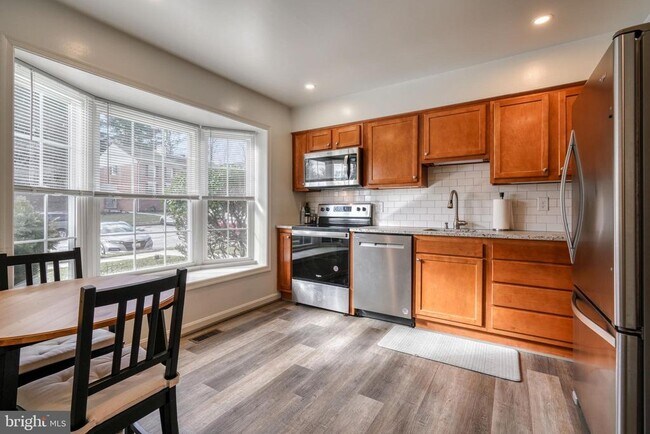 Building Photo - 28 Salthill Ct