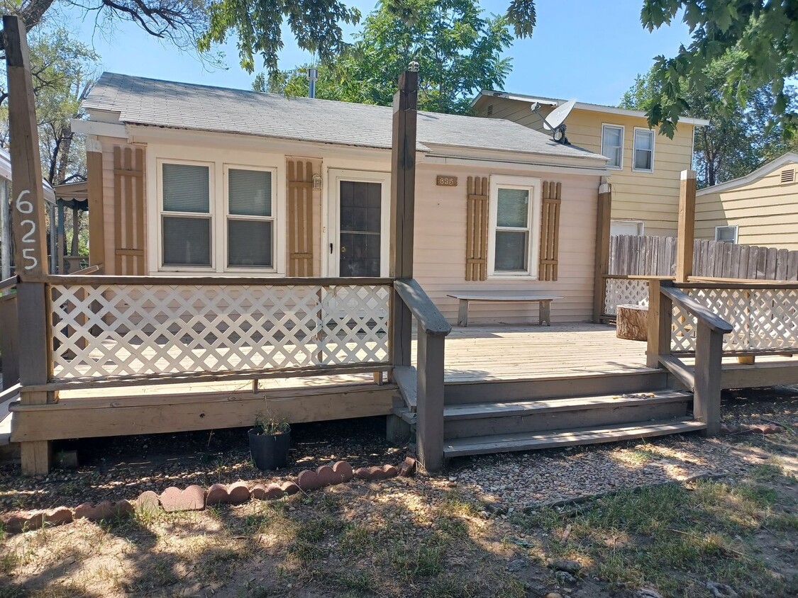 Primary Photo - Cute 2 bedroom, 1 bath home in West Wichita