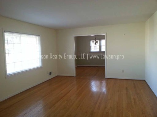 Building Photo - 4162 Woodridge Dr