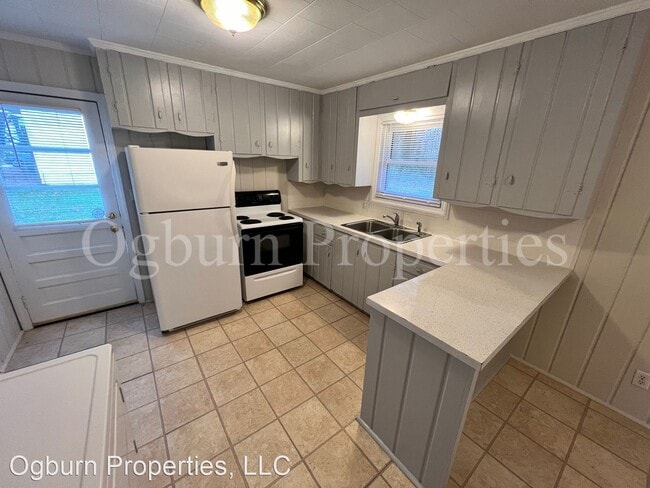 Building Photo - 3 br, 1 bath House - 1104 OAK GROVE ROAD