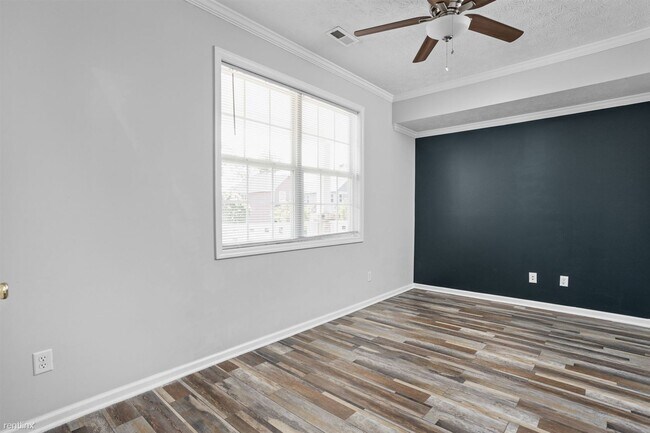 Foto del edificio - 4 br, 2.5 bath House - 2026 N College Ave