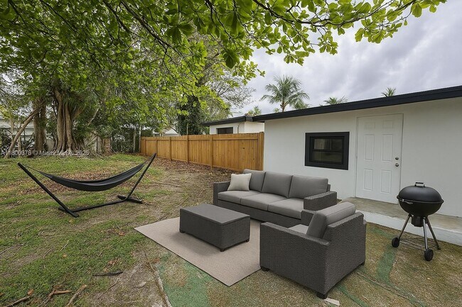 Foto del edificio - 830 SW 6th St