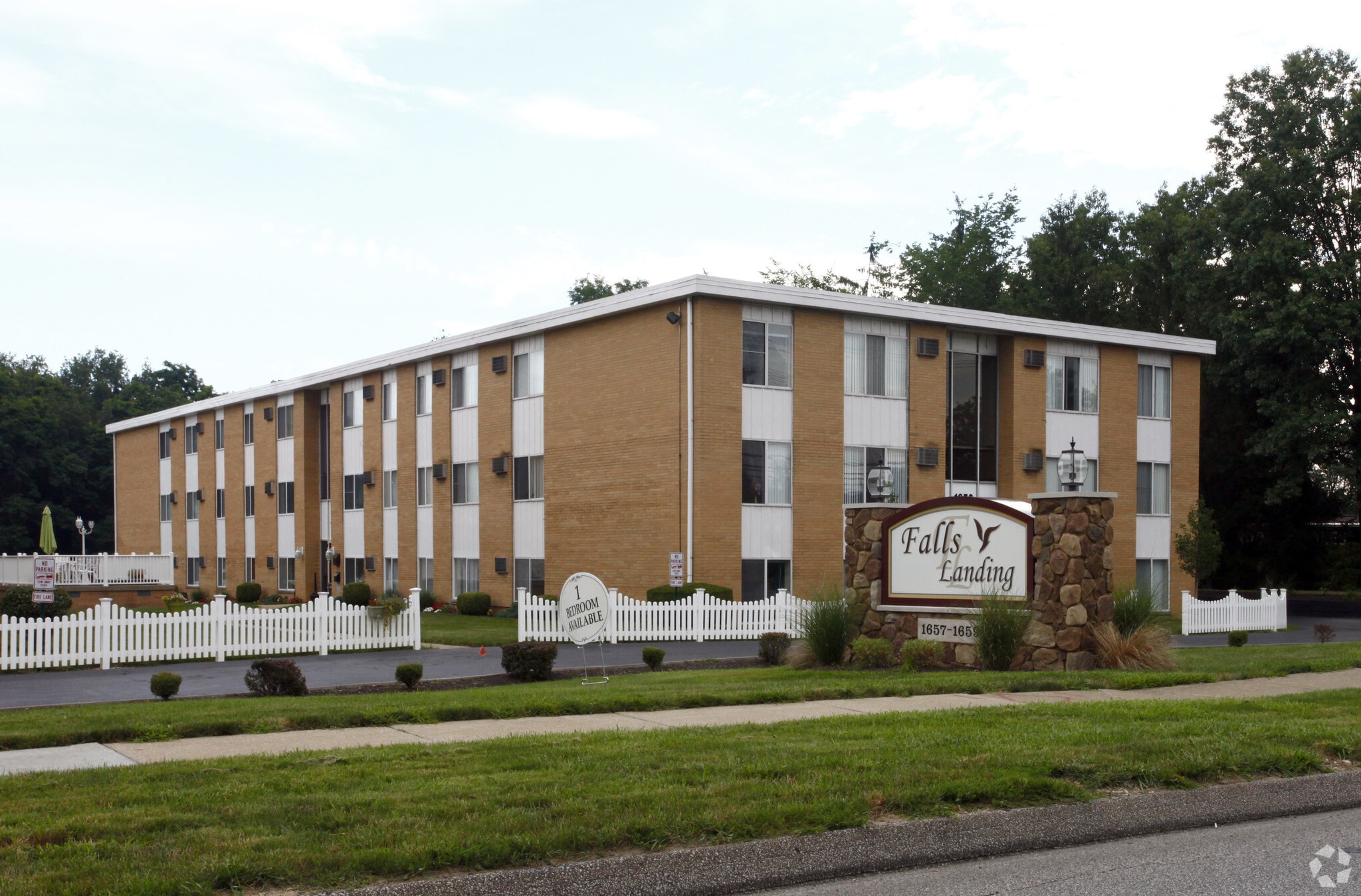 Falls Landing – photo 1