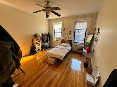 Building Photo - 54 Queensberry St