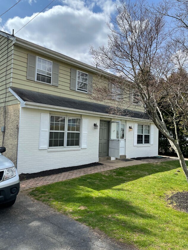 435 Woodland Ave, Horsham, PA 19044 Apartments in Horsham, PA