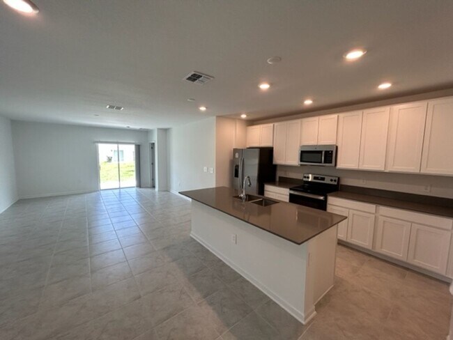 Foto del edificio - 5/2.5 Beautiful New Home