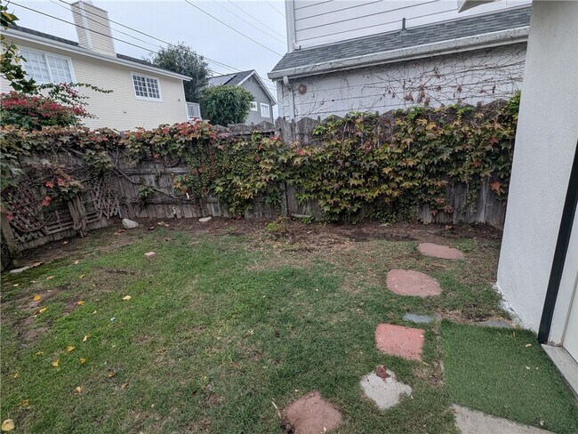 Foto del edificio - 233 Flower St