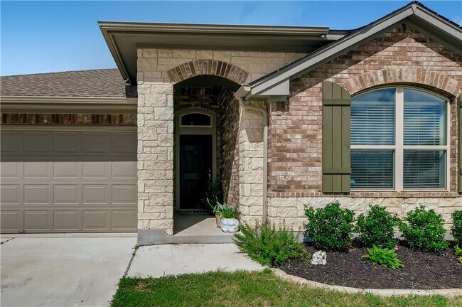 Building Photo - 209 Estima Ct