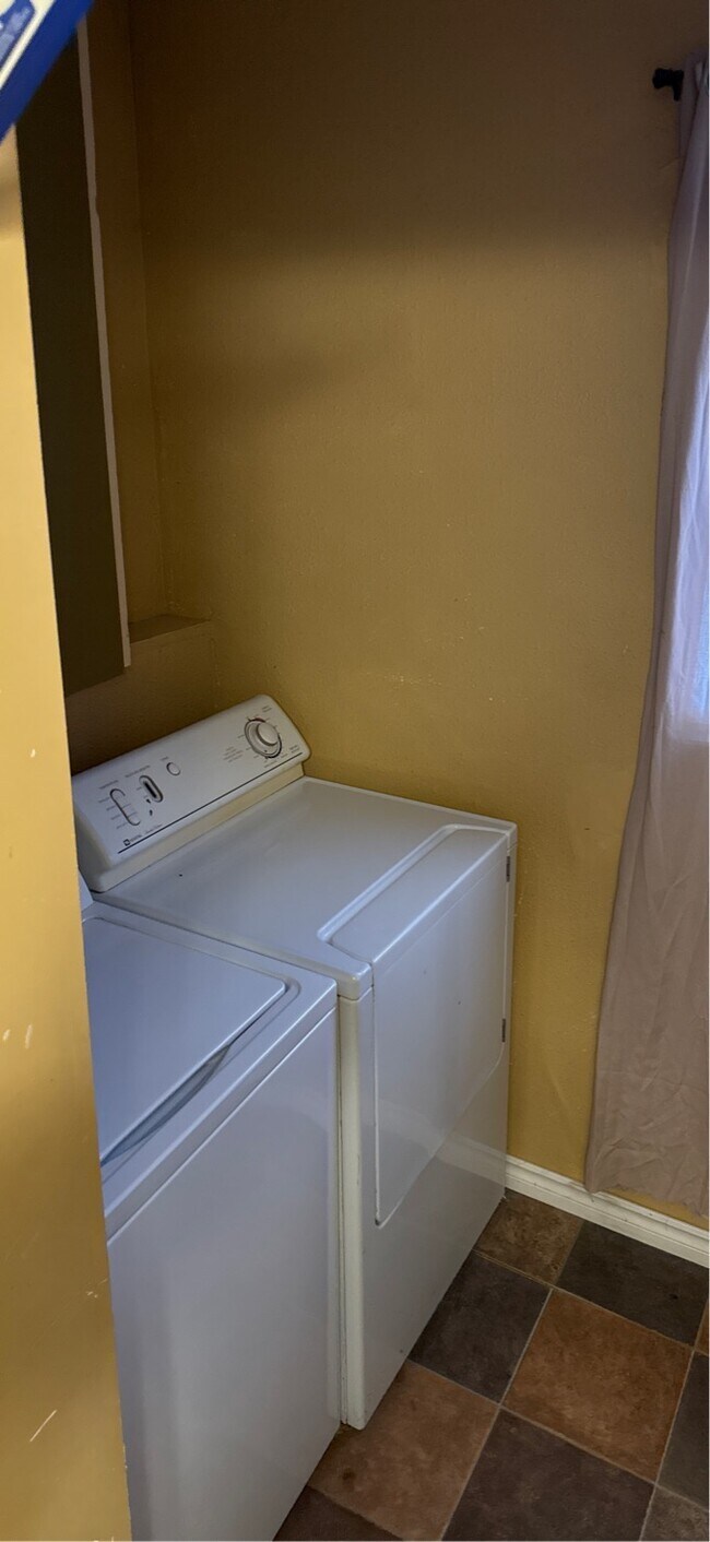 Photo du bâtiment - 1130 Main St N