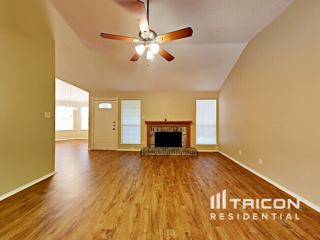 Foto del edificio - 2545 Clovermeadow Dr