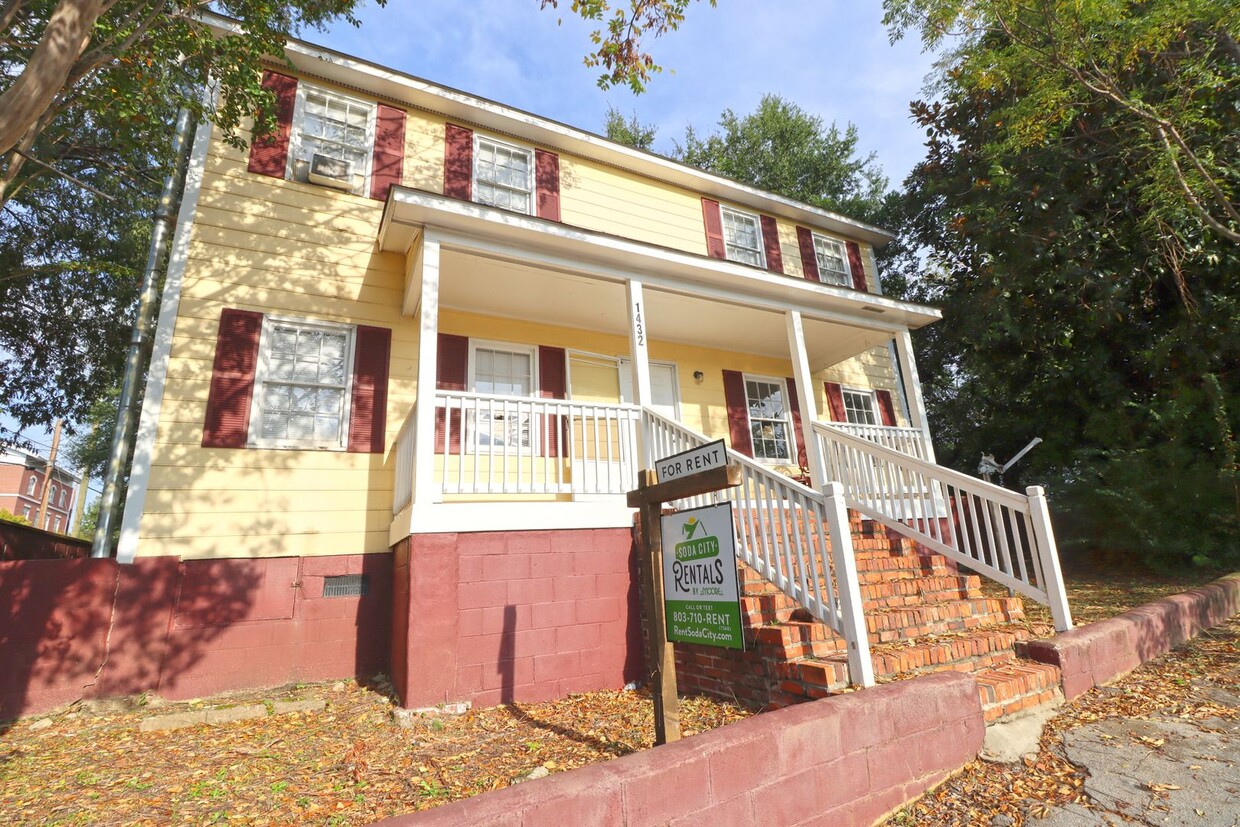 Foto principal - 2 bed/1 bath duplex near downtown Columbia