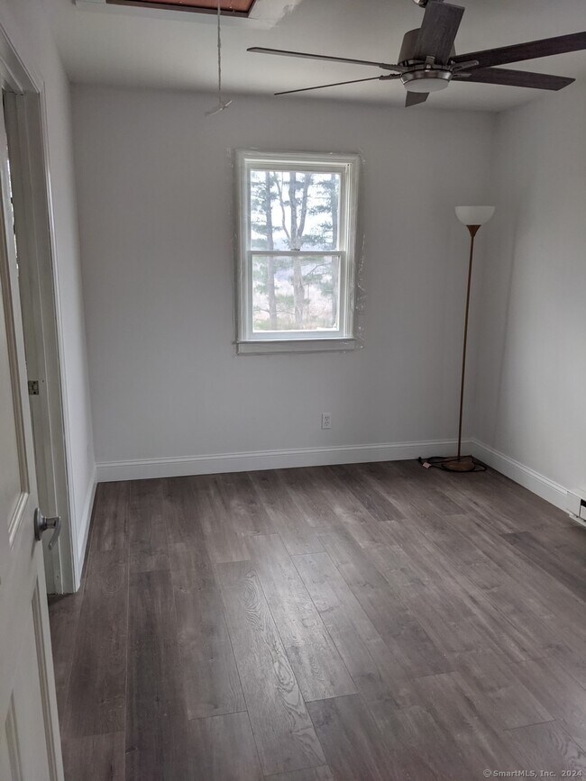 Building Photo - 230 Pumpkin Hill Rd