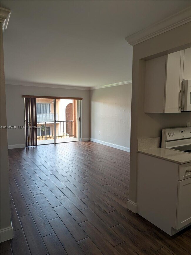 Foto del edificio - 7160 Fairway Dr
