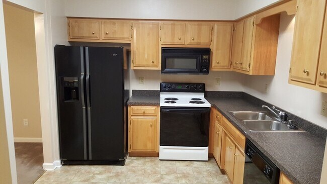 Building Photo - 317 Bainbridge Dr