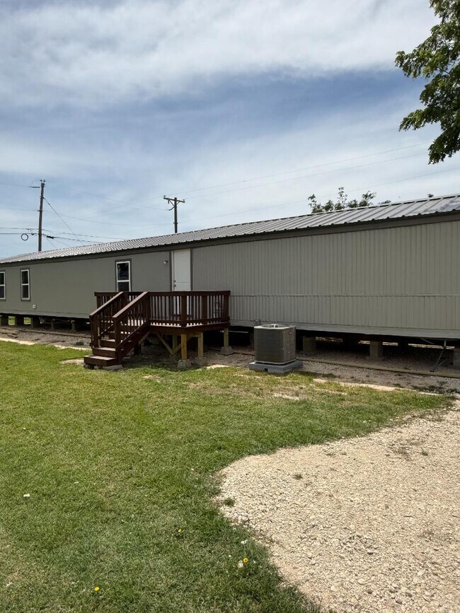 Building Photo - 150 Private Road