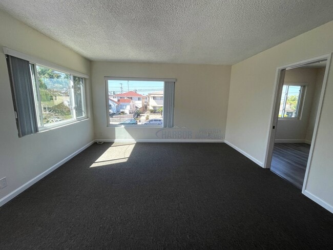 Foto del edificio - 1025 W 25th St