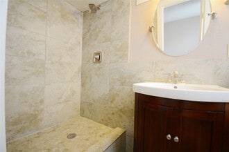 Building Photo - 407 N Chappell Hill St